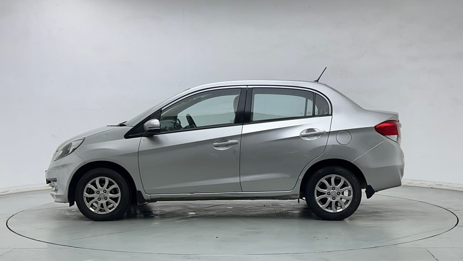 Used 2015 Honda Amaze 1.2 VX i-VTEC Petrol Manual exterior LEFT SIDE VIEW