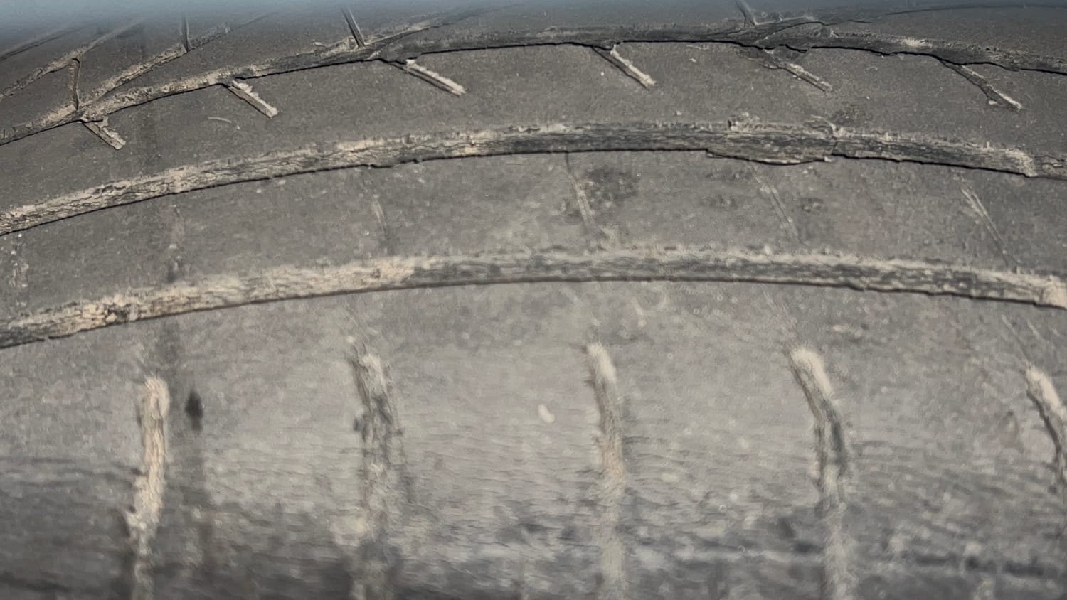 Used 2019 Tata Nexon XZ Plus Dual Tone Petrol Manual tyres LEFT REAR TYRE TREAD VIEW