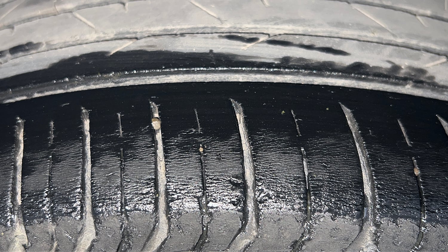 Used 2022 Skoda Slavia Style 1.0L TSI MT Petrol Manual tyres LEFT REAR TYRE TREAD VIEW