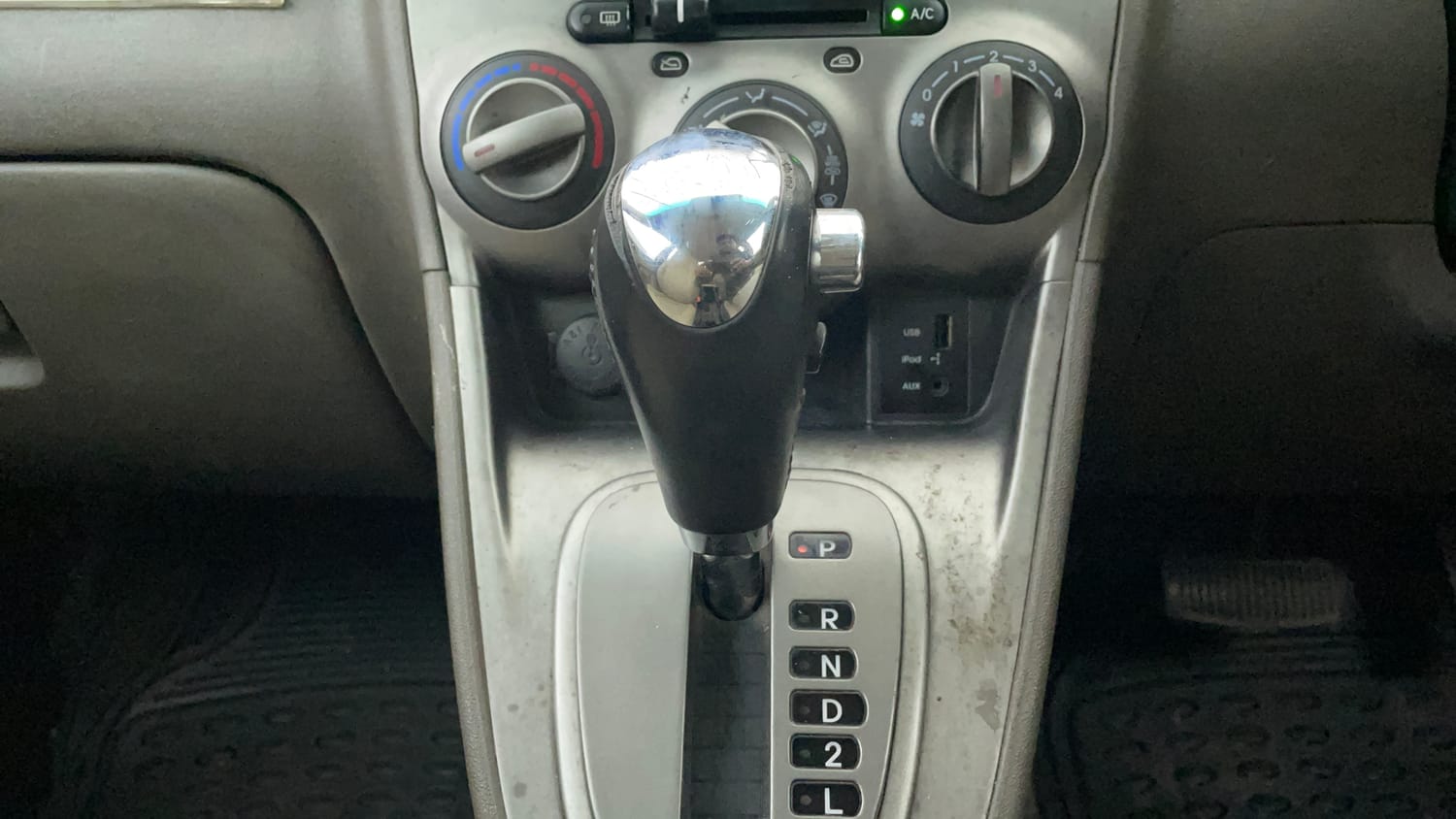 Used 2012 Hyundai i10 Sportz 1.2 AT Kappa2 Petrol Automatic interior GEAR  KNOB VIEW