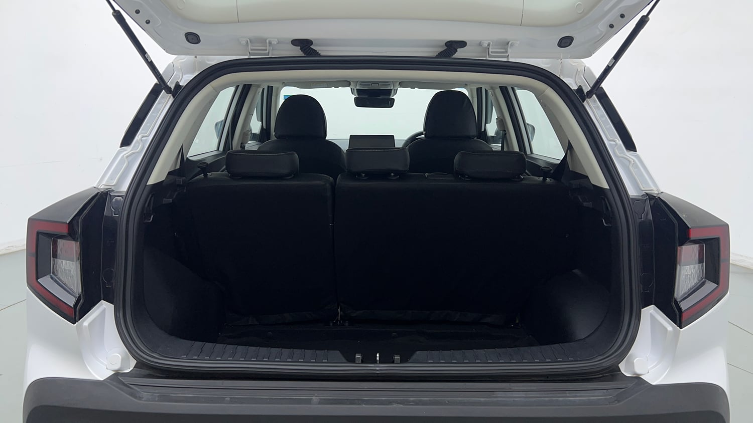 Used 2025 Mahindra XUV 3XO AX5L 1.2 Petrol Petrol Manual interior DICKY INSIDE VIEW