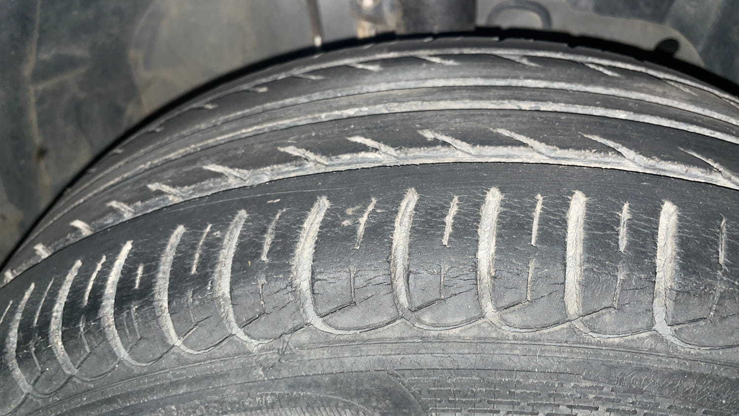 Used 2016 Ford EcoSport Trend 1.5L Ti-VCT Petrol Manual tyres RIGHT FRONT TYRE TREAD VIEW