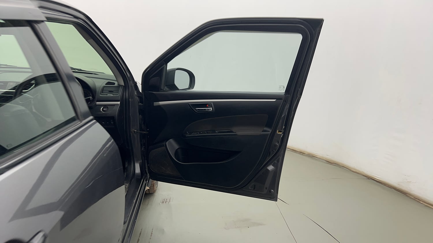 Used 2015 Maruti Suzuki Swift ZXi Petrol Manual interior RIGHT FRONT DOOR OPEN VIEW