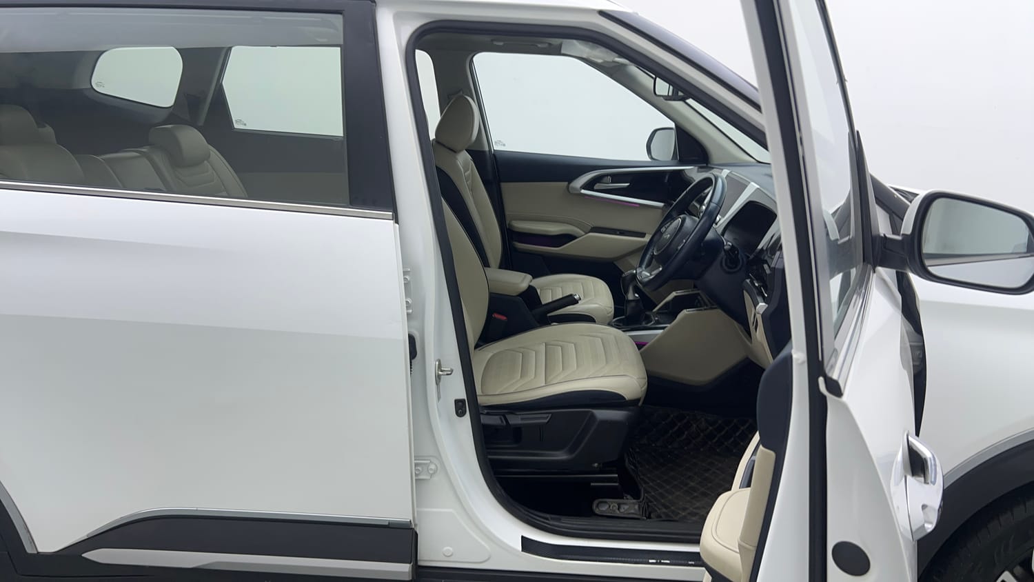 2022 Kia Carens Luxury Plus 1.4 Petrol 7 STR-17