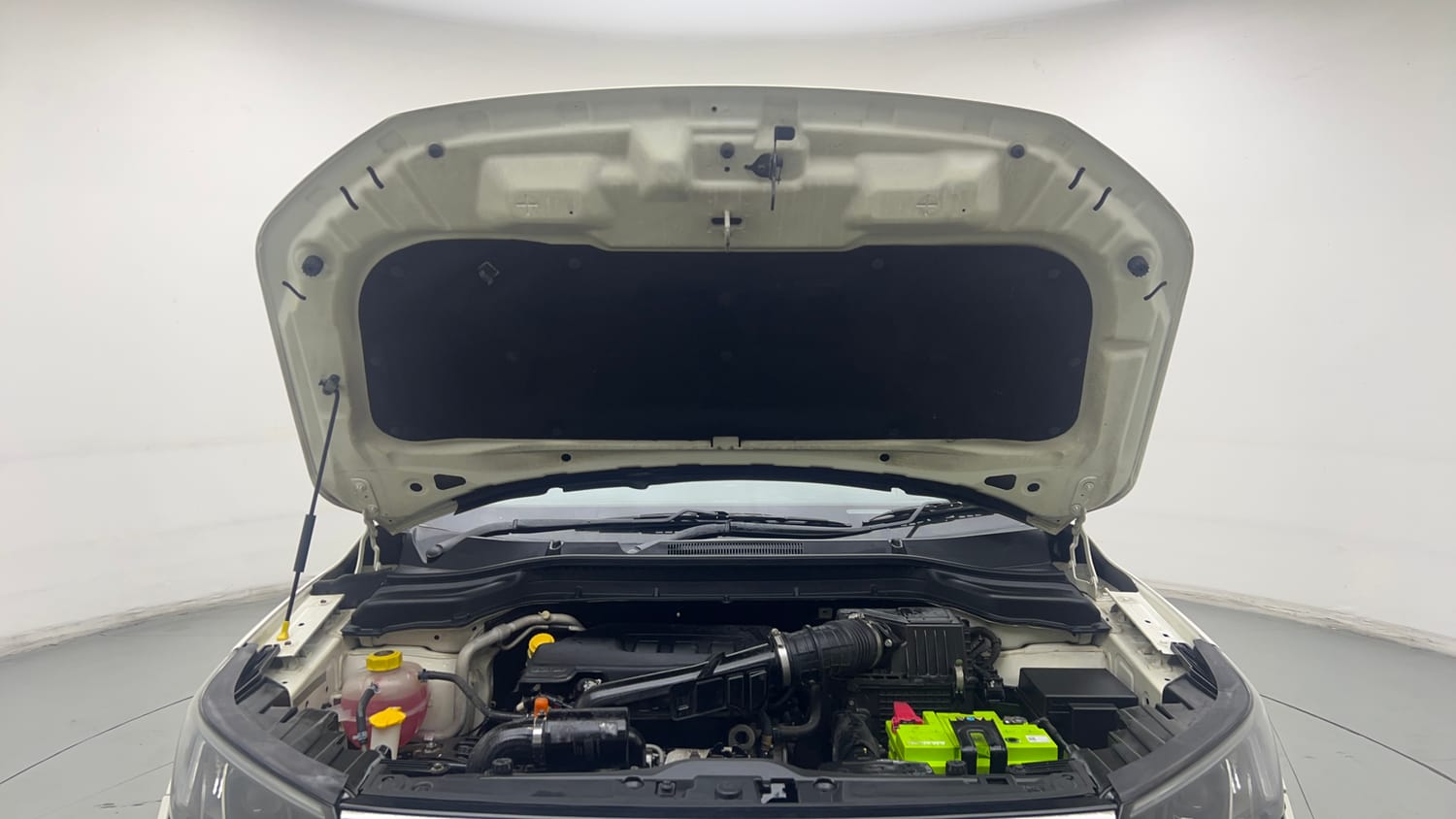 2021 Mahindra XUV 300 W8 (O) 1.2 Petrol-27