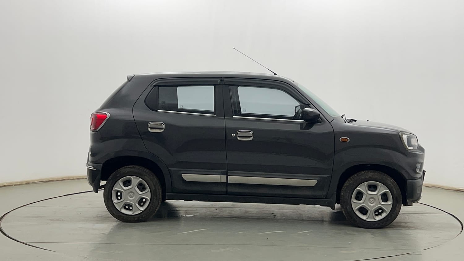 Used 2022 Maruti Suzuki S-Presso VXi Plus AMT Petrol Automatic exterior RIGHT SIDE VIEW