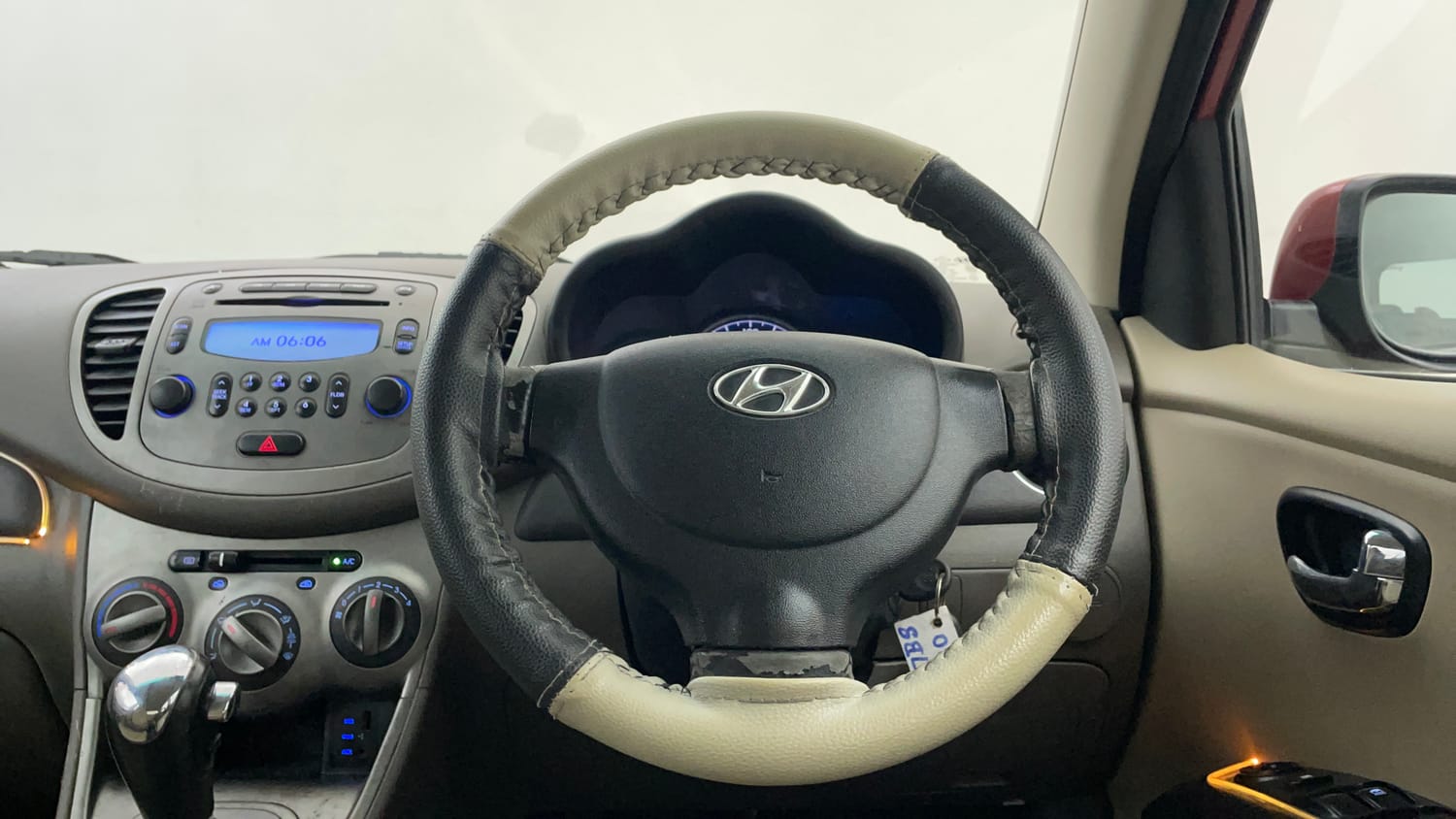 Used 2012 Hyundai i10 Sportz 1.2 AT Kappa2 Petrol Automatic interior STEERING VIEW