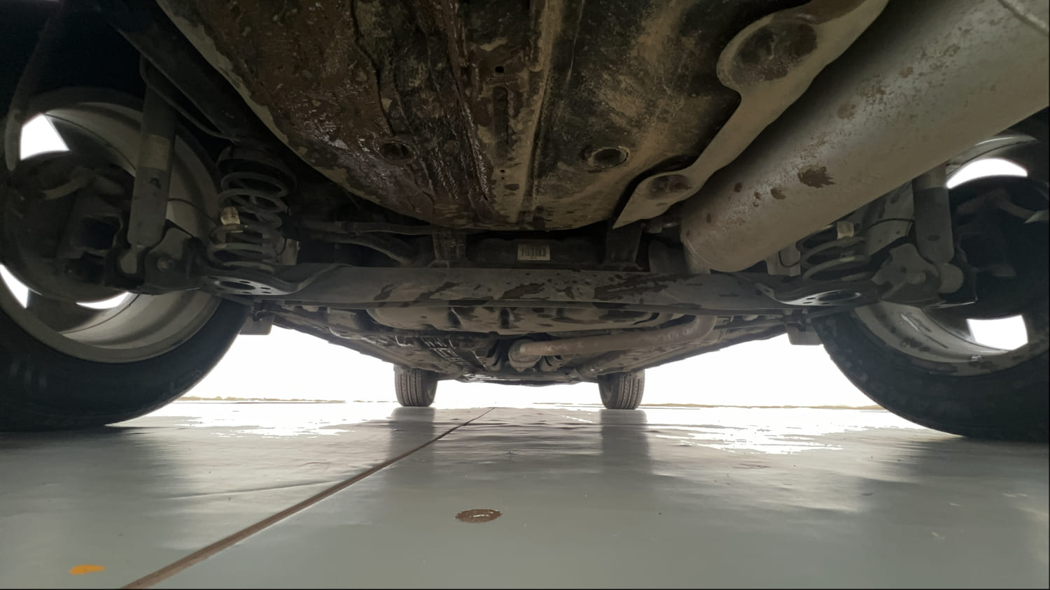 Used 2019 Hyundai Venue SX Plus 1.0 Turbo DCT Petrol Automatic extra REAR UNDERBODY VIEW (TAKEN FROM REAR)