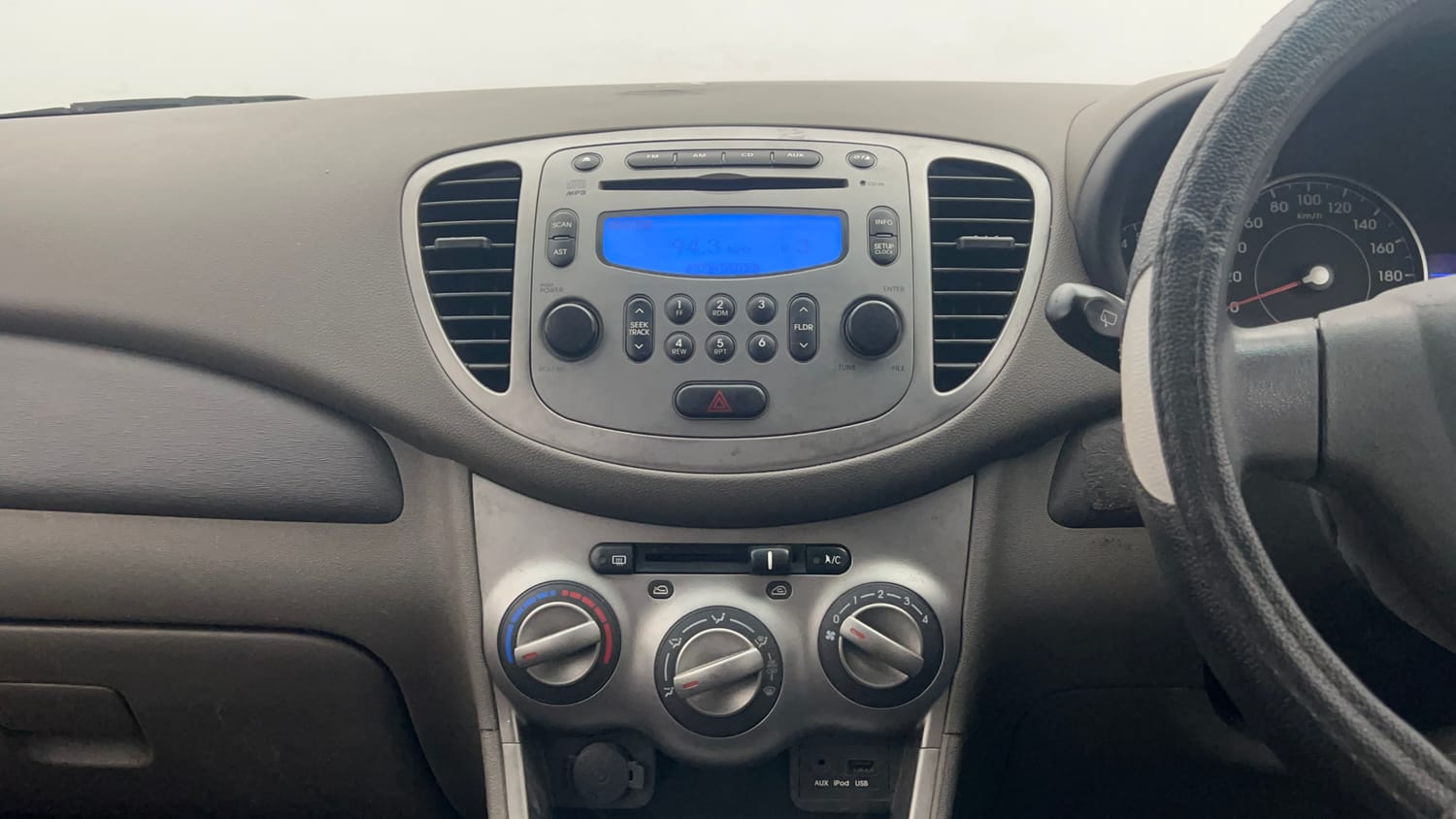 Used 2012 Hyundai i10 Sportz 1.2 Kappa2 Petrol Manual top_features Integrated (in-dash) music system