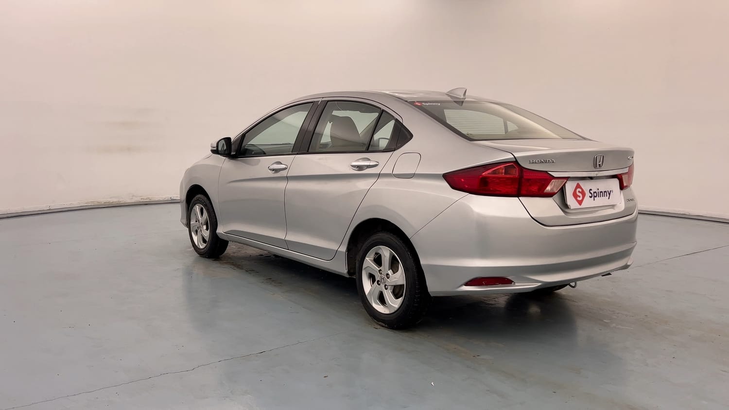 Used 2016 Honda City V Petrol Manual exterior LEFT REAR CORNER VIEW
