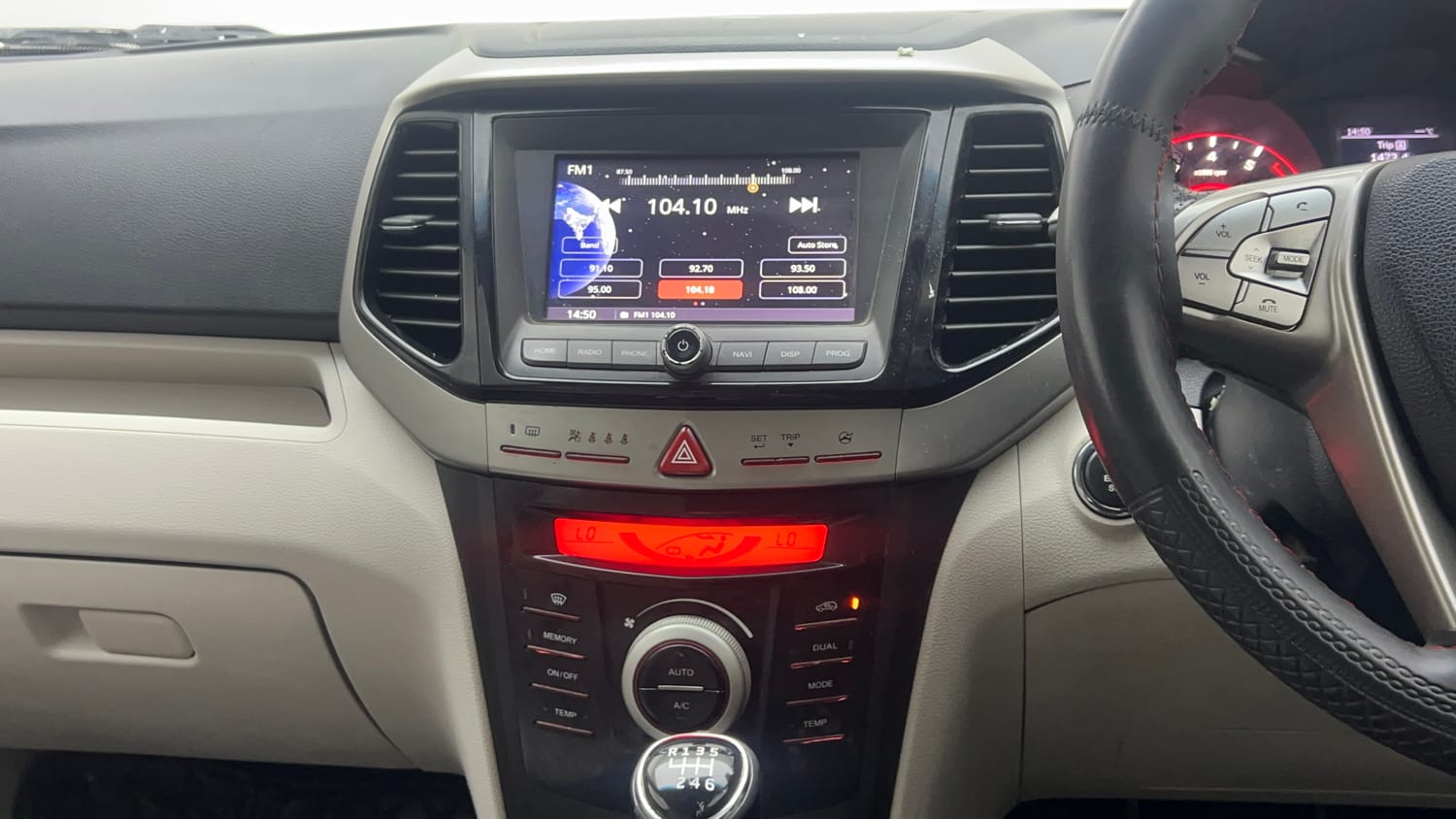 2021 Mahindra XUV 300 W8 (O) 1.2 Petrol-13