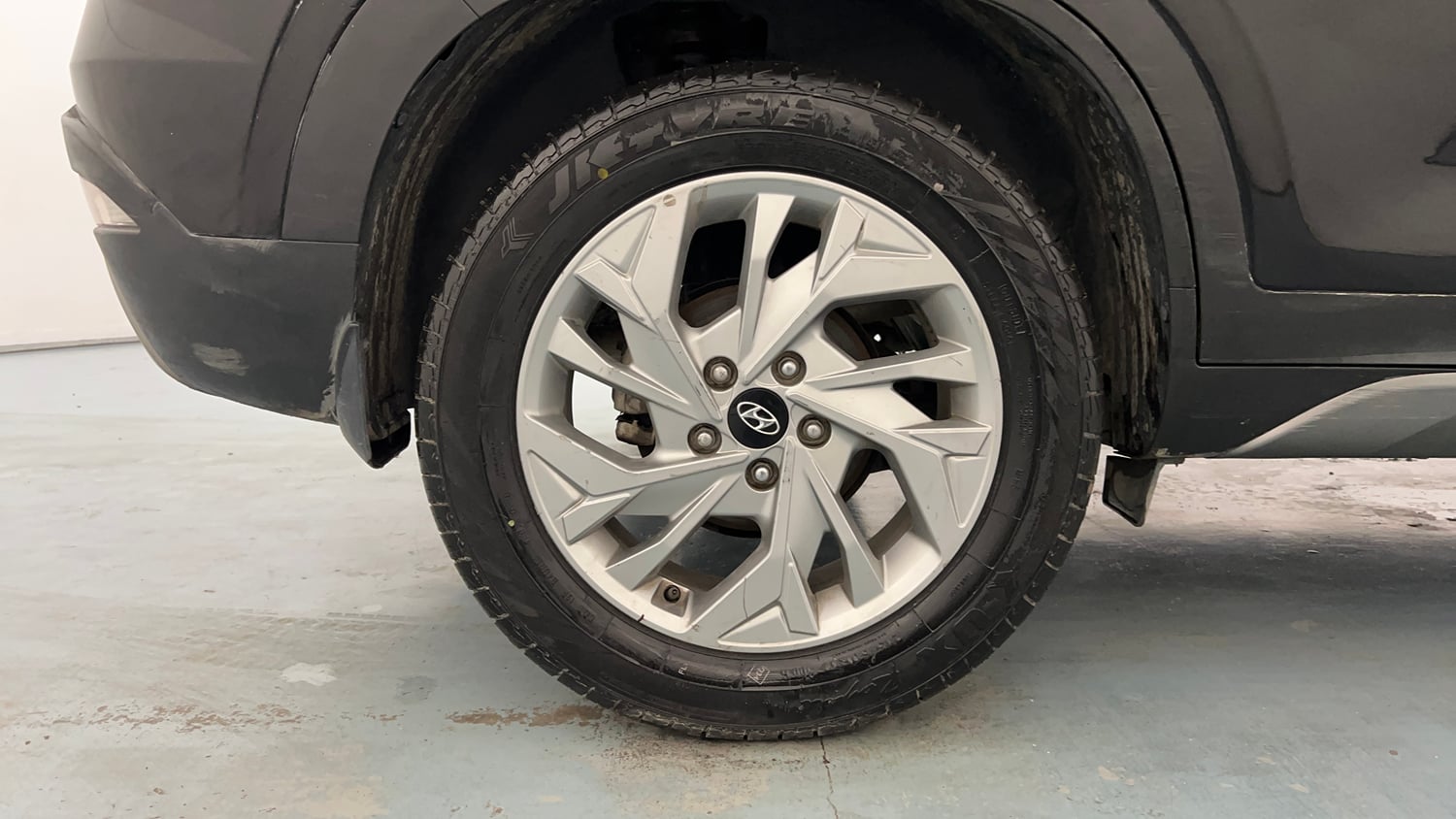 Used 2023 Hyundai Creta SX 1.5 Diesel Diesel Manual tyres RIGHT REAR TYRE RIM VIEW
