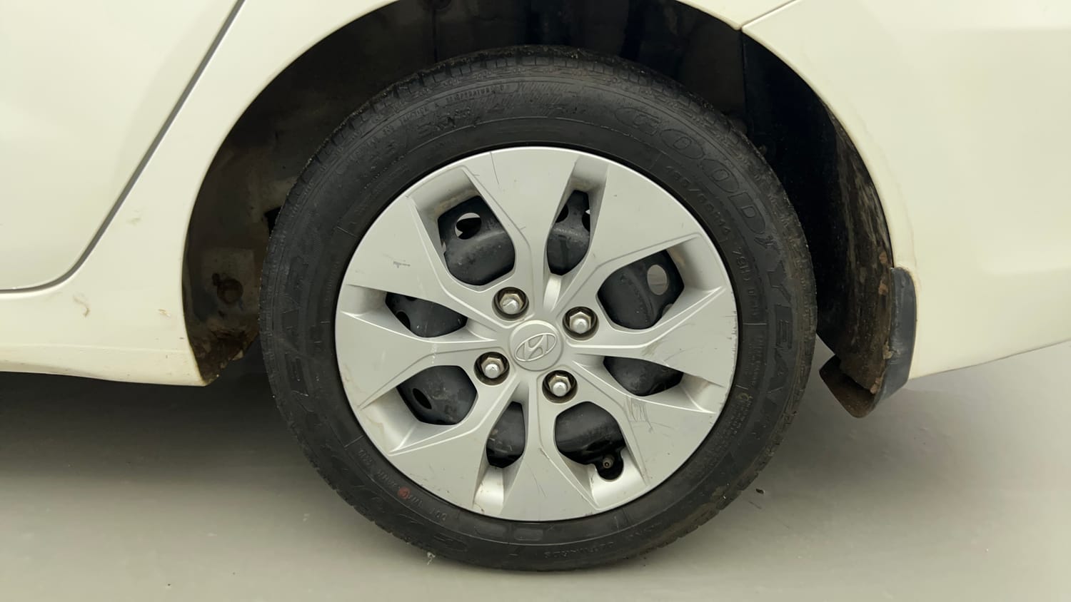 Used 2020 Hyundai Xcent S Petrol+cng(outside fitted) Cng Manual tyres LEFT REAR TYRE RIM VIEW