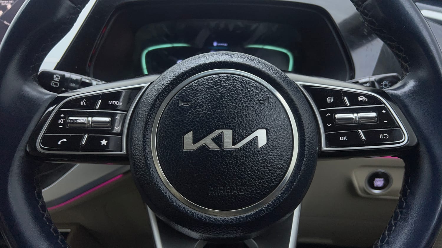 2022 Kia Carens Luxury Plus 1.4 Petrol 7 STR-42