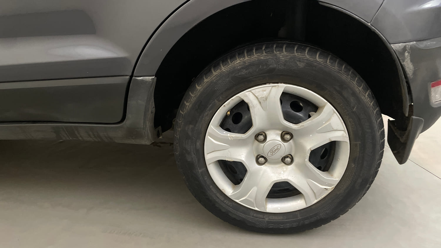 Used 2016 Ford EcoSport Trend 1.5L Ti-VCT Petrol Manual tyres LEFT REAR TYRE RIM VIEW