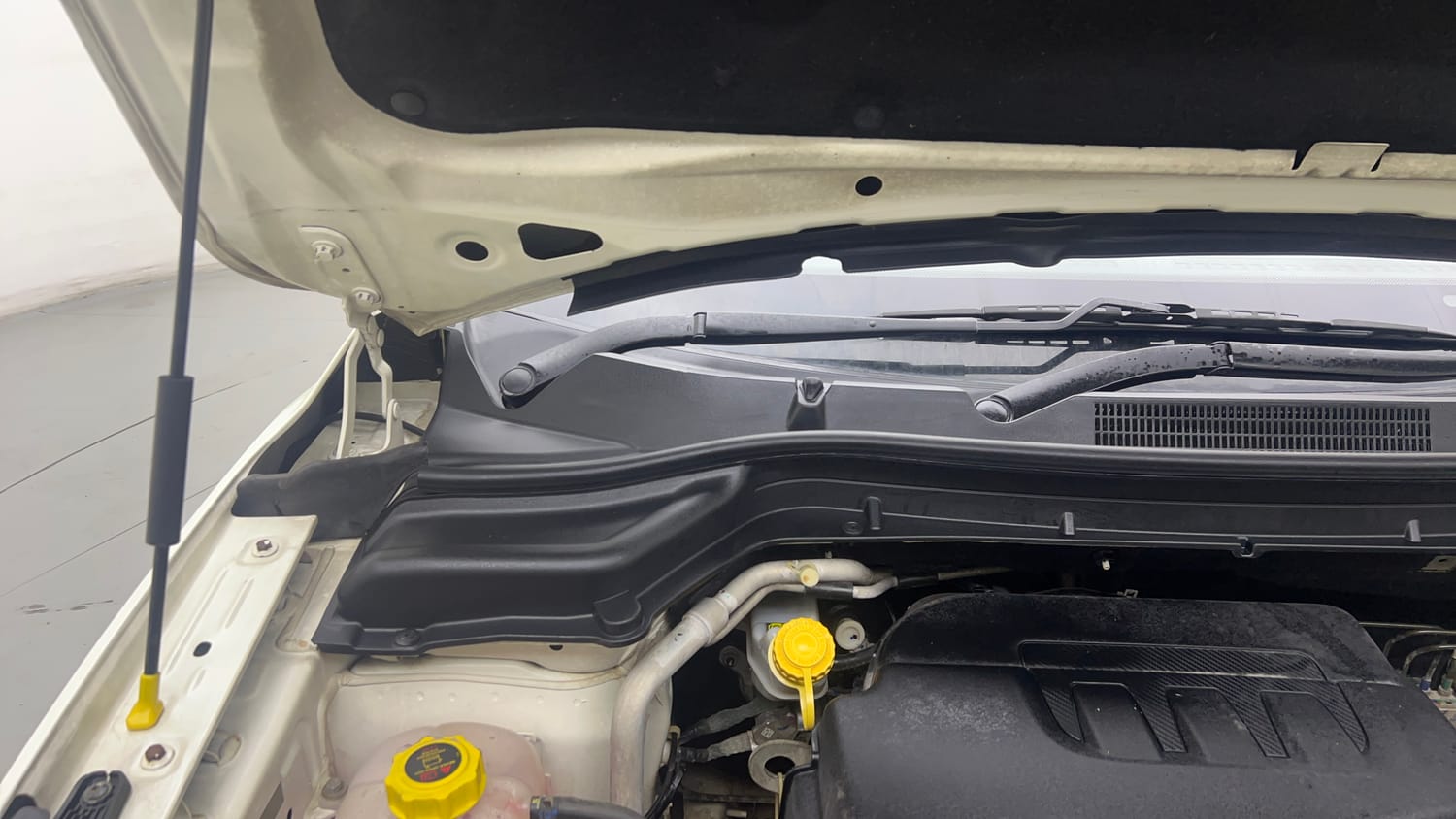 2021 Mahindra XUV 300 W8 (O) 1.2 Petrol-31