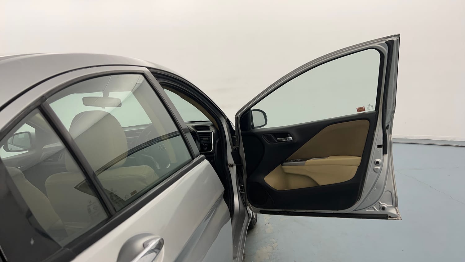 Used 2016 Honda City V Petrol Manual interior RIGHT FRONT DOOR OPEN VIEW