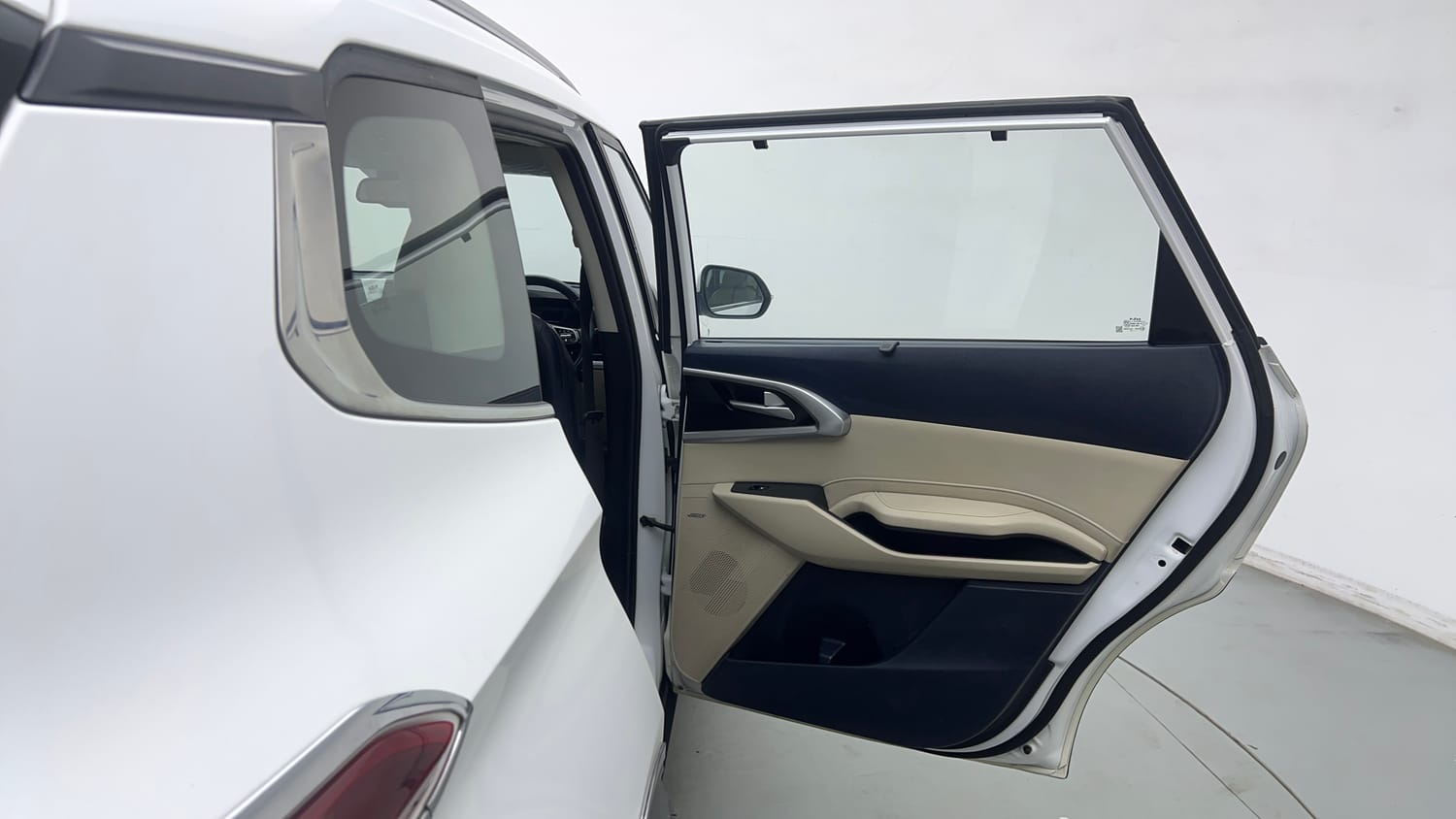 2022 Kia Carens Luxury Plus 1.4 Petrol 7 STR-20