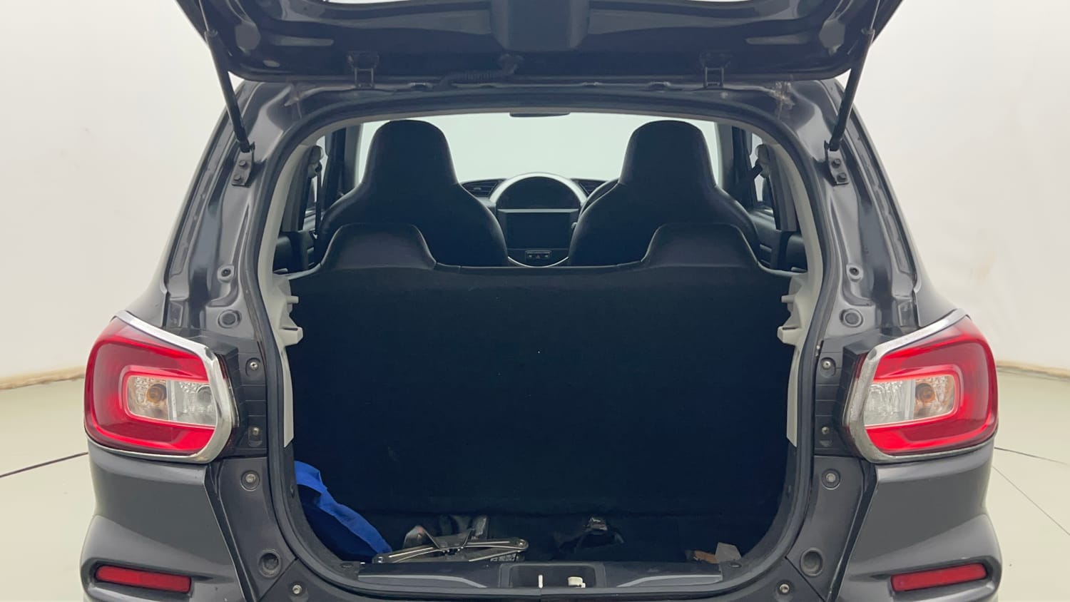 Used 2022 Maruti Suzuki S-Presso VXi Plus AMT Petrol Automatic interior DICKY INSIDE VIEW