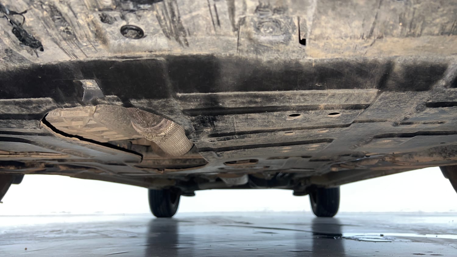 Used 2025 Mahindra XUV 3XO AX5L 1.2 Petrol Petrol Manual extra FRONT LEFT UNDERBODY VIEW