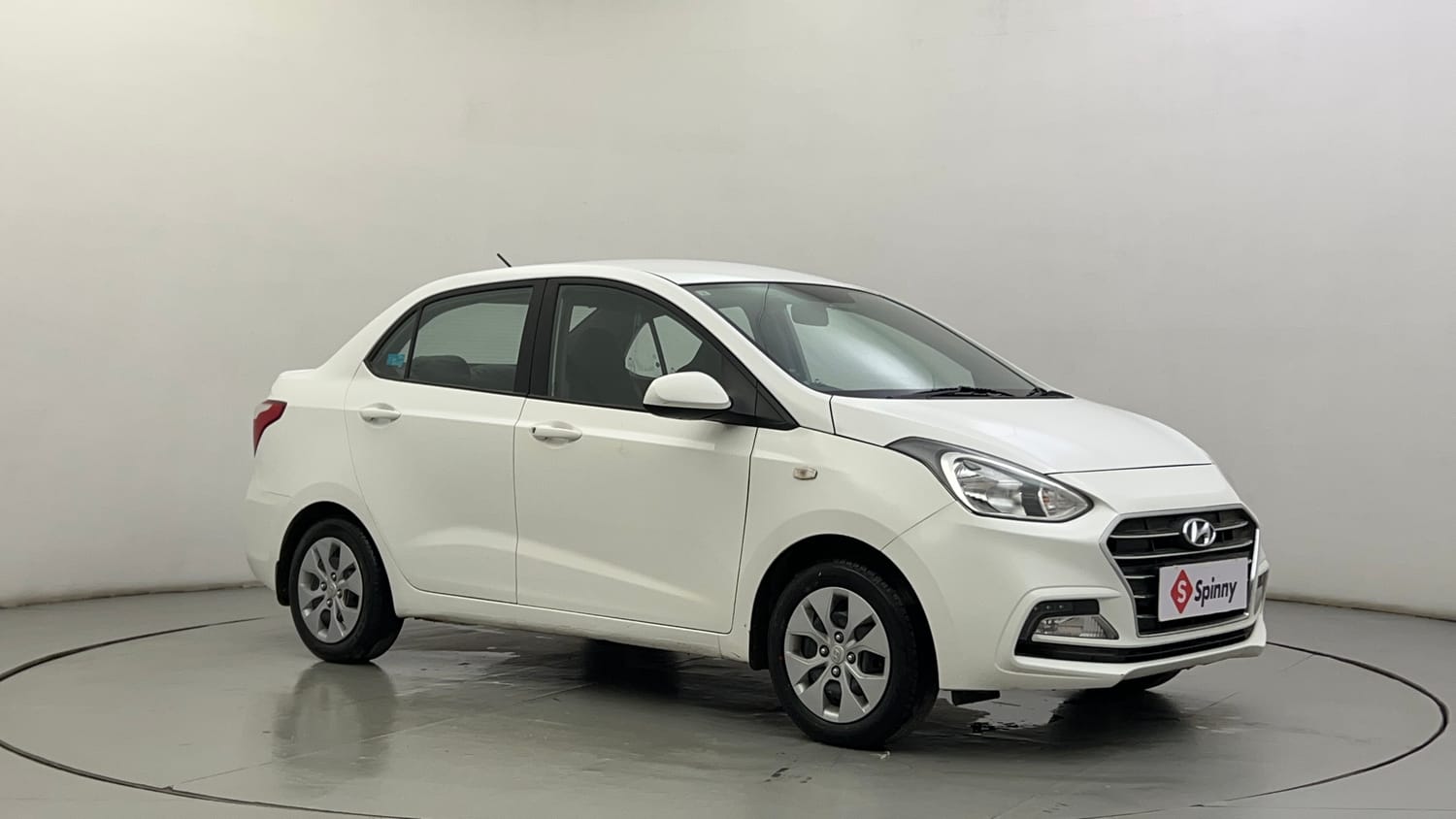 Used 2020 Hyundai Xcent S Petrol+cng(outside fitted) Cng Manual exterior RIGHT FRONT CORNER VIEW