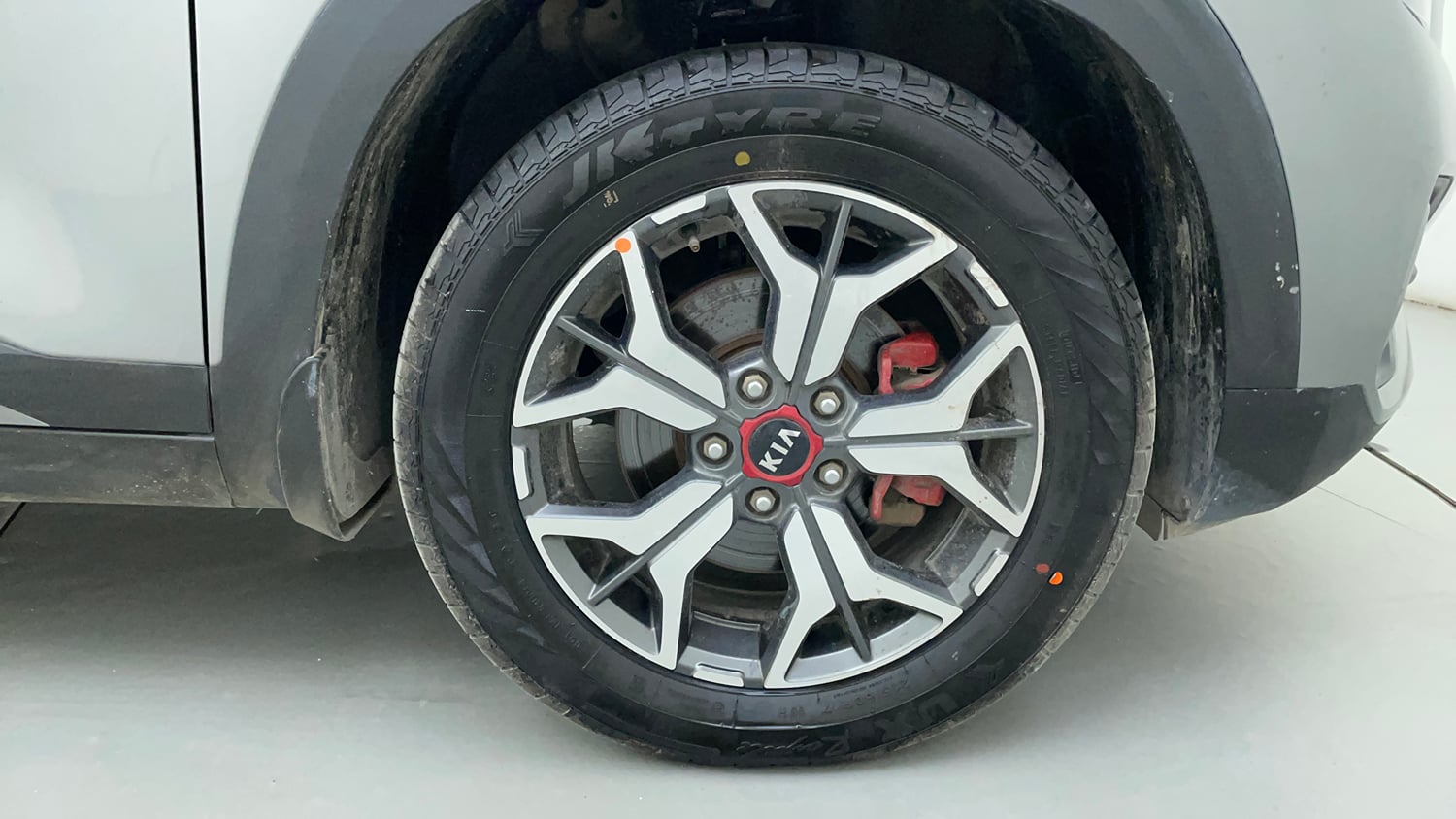 Used 2019 Kia Seltos GTX Plus 1.4 Petrol Manual tyres RIGHT FRONT TYRE RIM VIEW