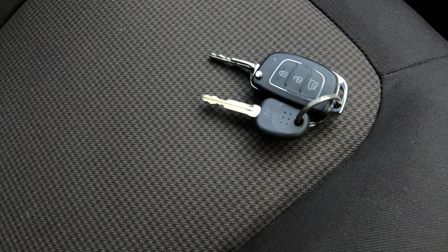 Used 2013 Hyundai i20 Sportz 1.2 Petrol Manual extra CAR KEY VIEW