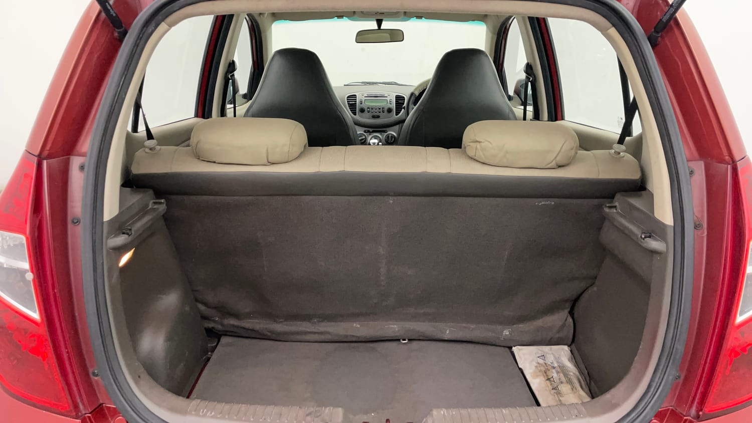 Used 2012 Hyundai i10 Sportz 1.2 AT Kappa2 Petrol Automatic interior DICKY INSIDE VIEW
