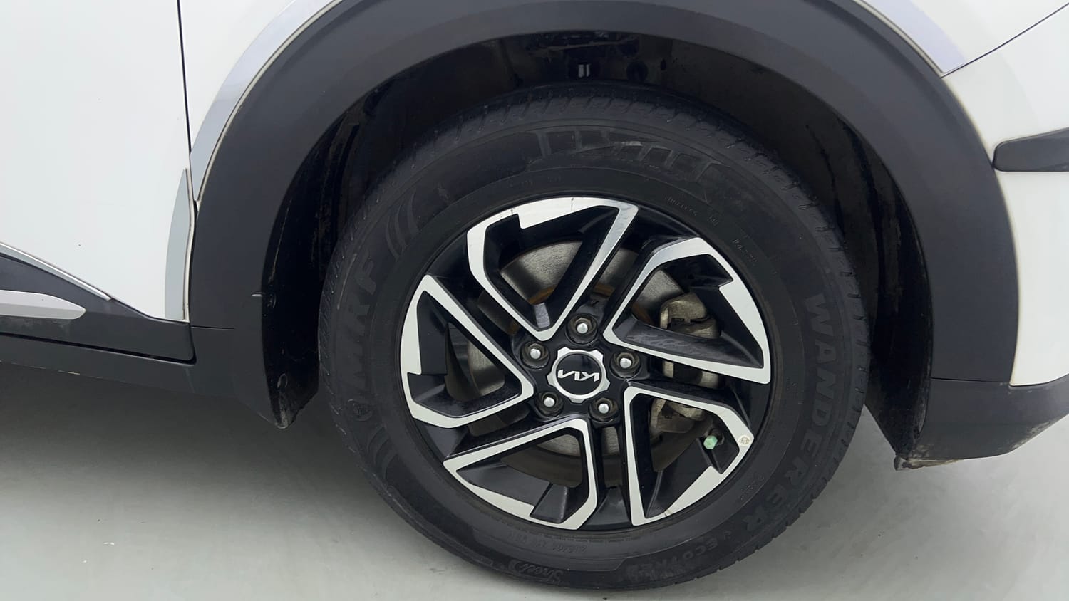 2022 Kia Carens Luxury Plus 1.4 Petrol 7 STR-33