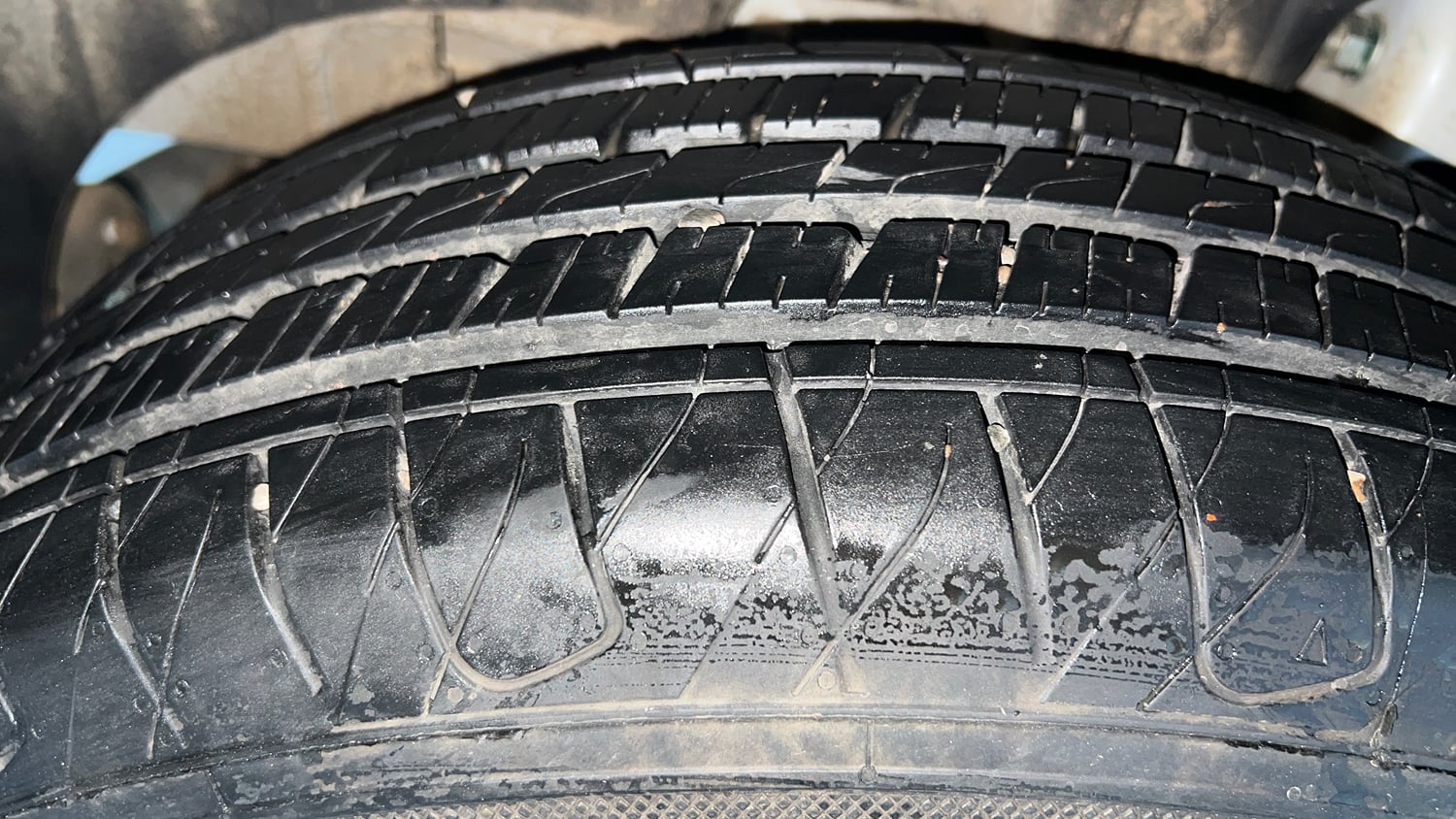 Used 2025 Mahindra XUV 3XO AX5L 1.2 Petrol Petrol Manual tyres RIGHT REAR TYRE TREAD VIEW