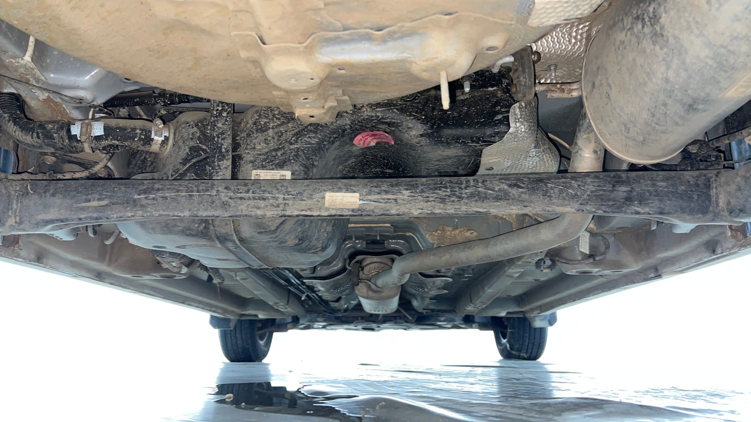 Used 2025 Mahindra XUV 3XO AX5L 1.2 Petrol Petrol Manual extra REAR UNDERBODY VIEW (TAKEN FROM REAR)