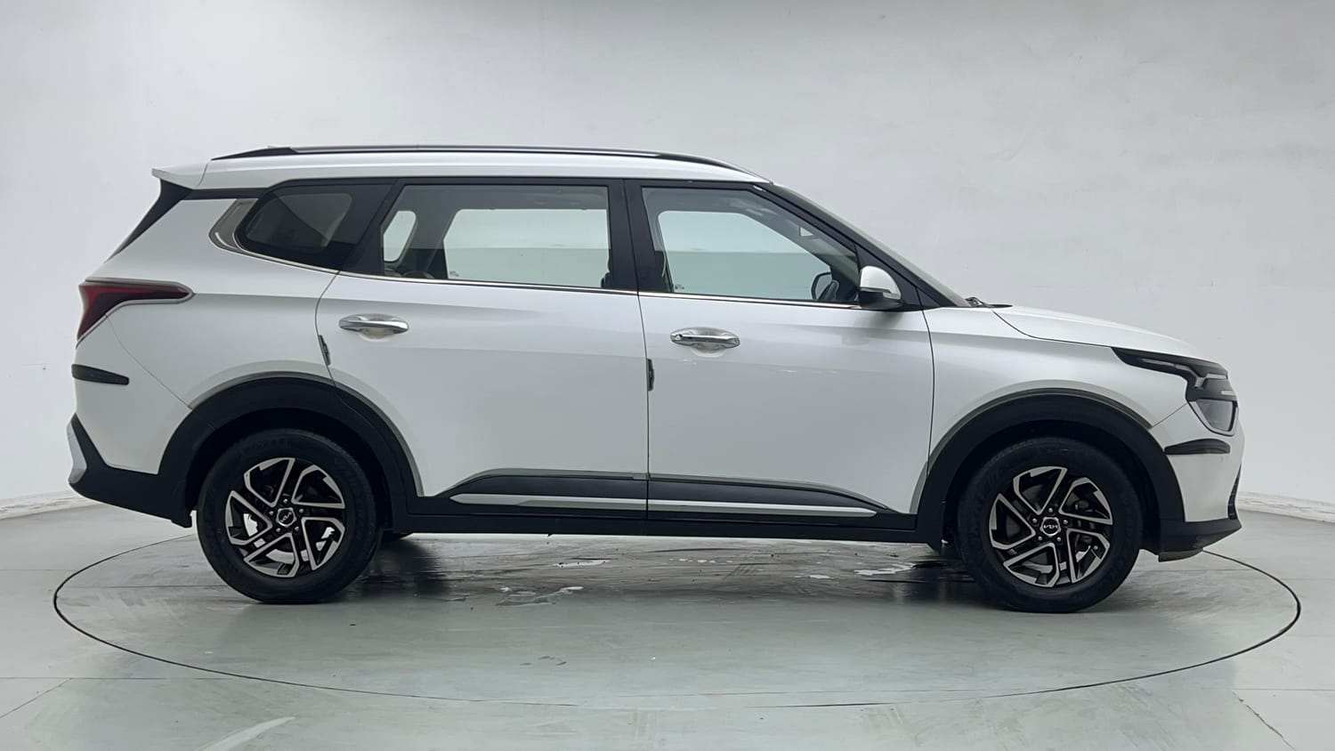 2022 Kia Carens Luxury Plus 1.4 Petrol 7 STR-5