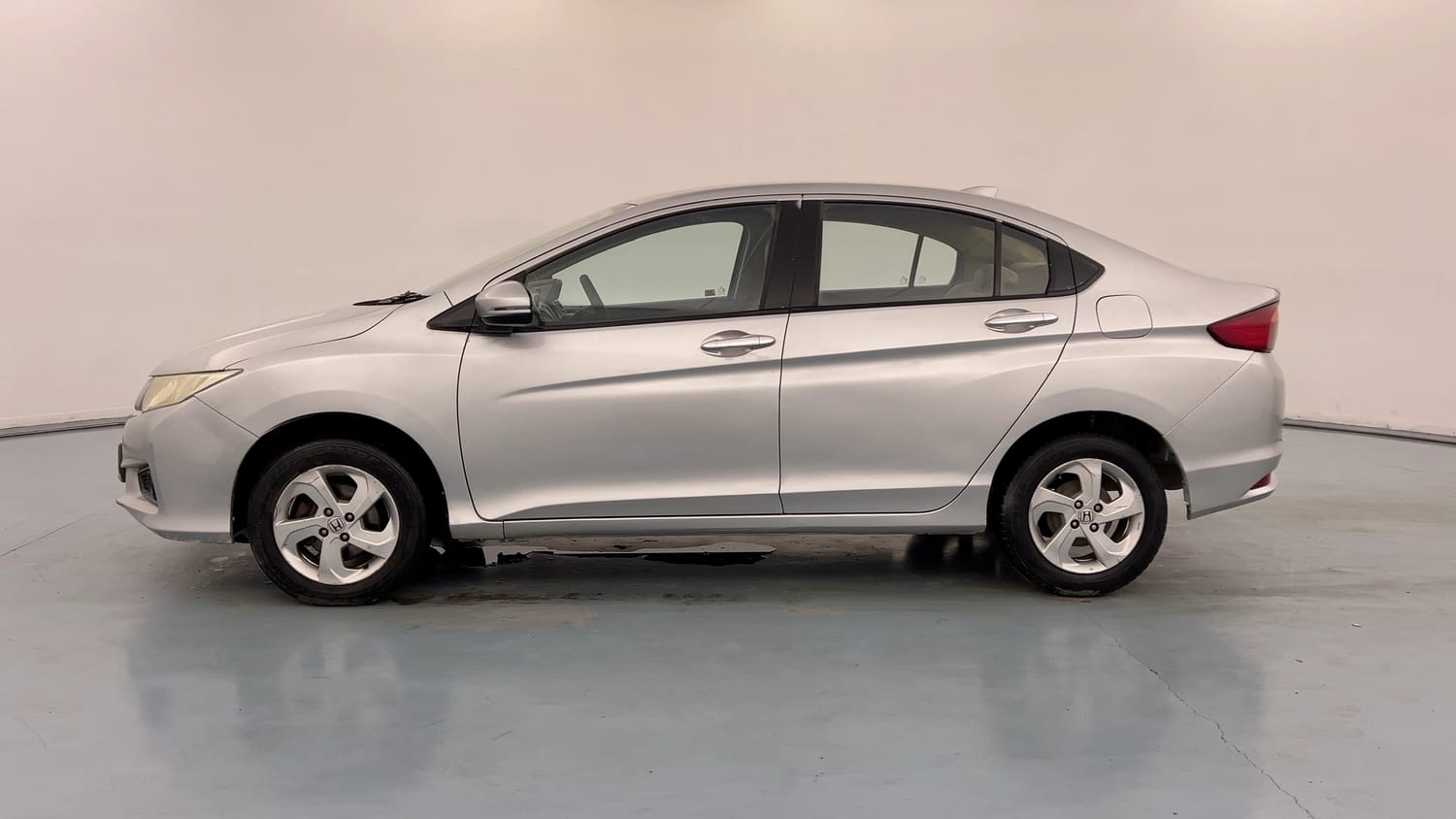 Used 2016 Honda City V Petrol Manual exterior LEFT SIDE VIEW