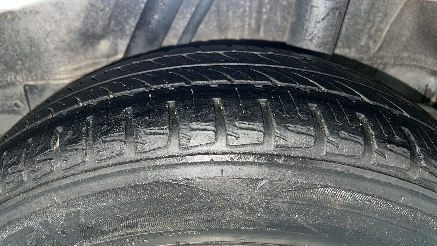Used 2016 Honda City V Petrol Manual tyres LEFT REAR TYRE TREAD VIEW