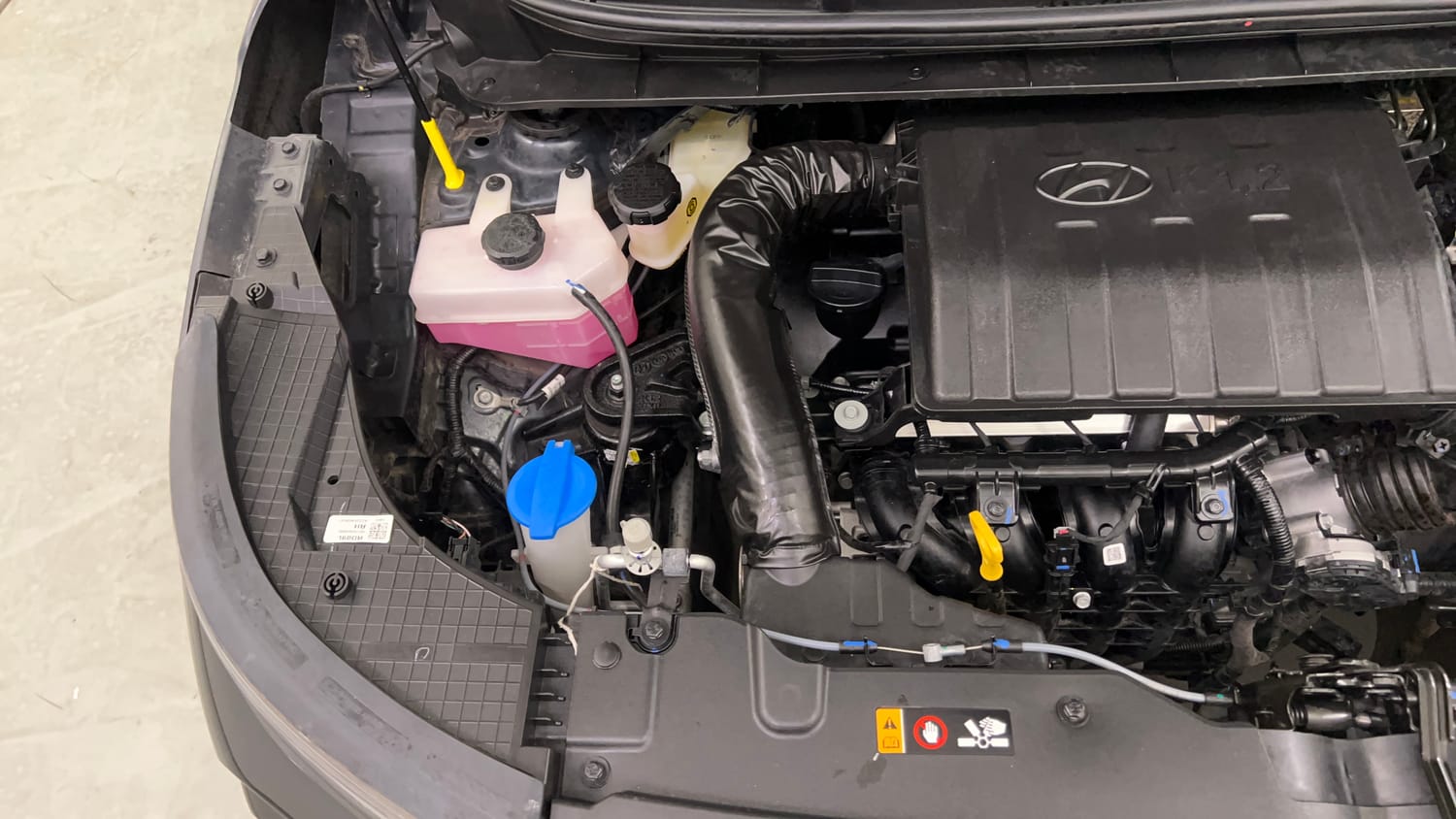 Used 2025 Hyundai Exter SX 1.2 MT Petrol Manual engine ENGINE RIGHT SIDE VIEW