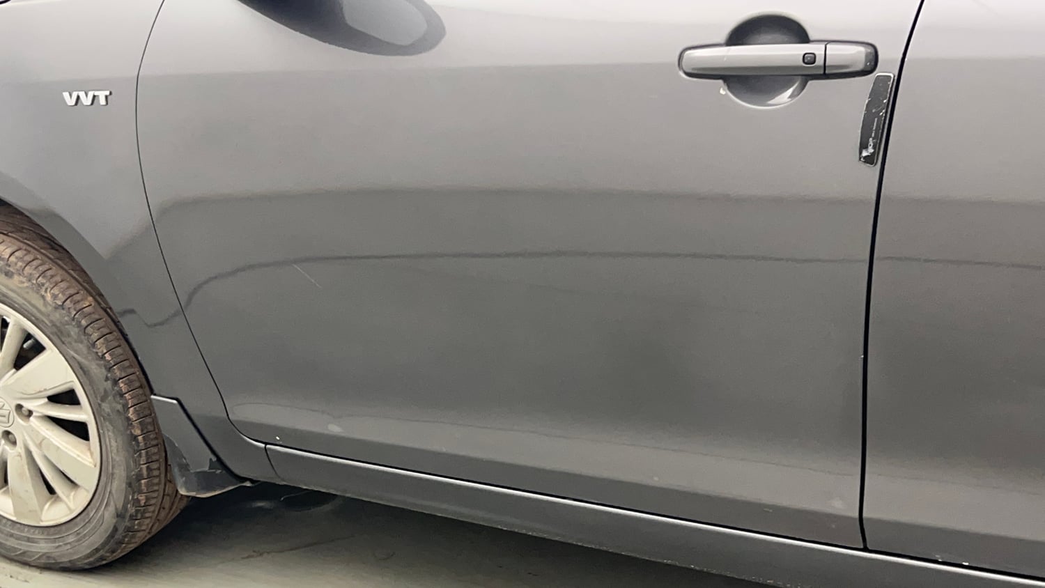 Used 2015 Maruti Suzuki Swift ZXi Petrol Manual dents MINOR DENT