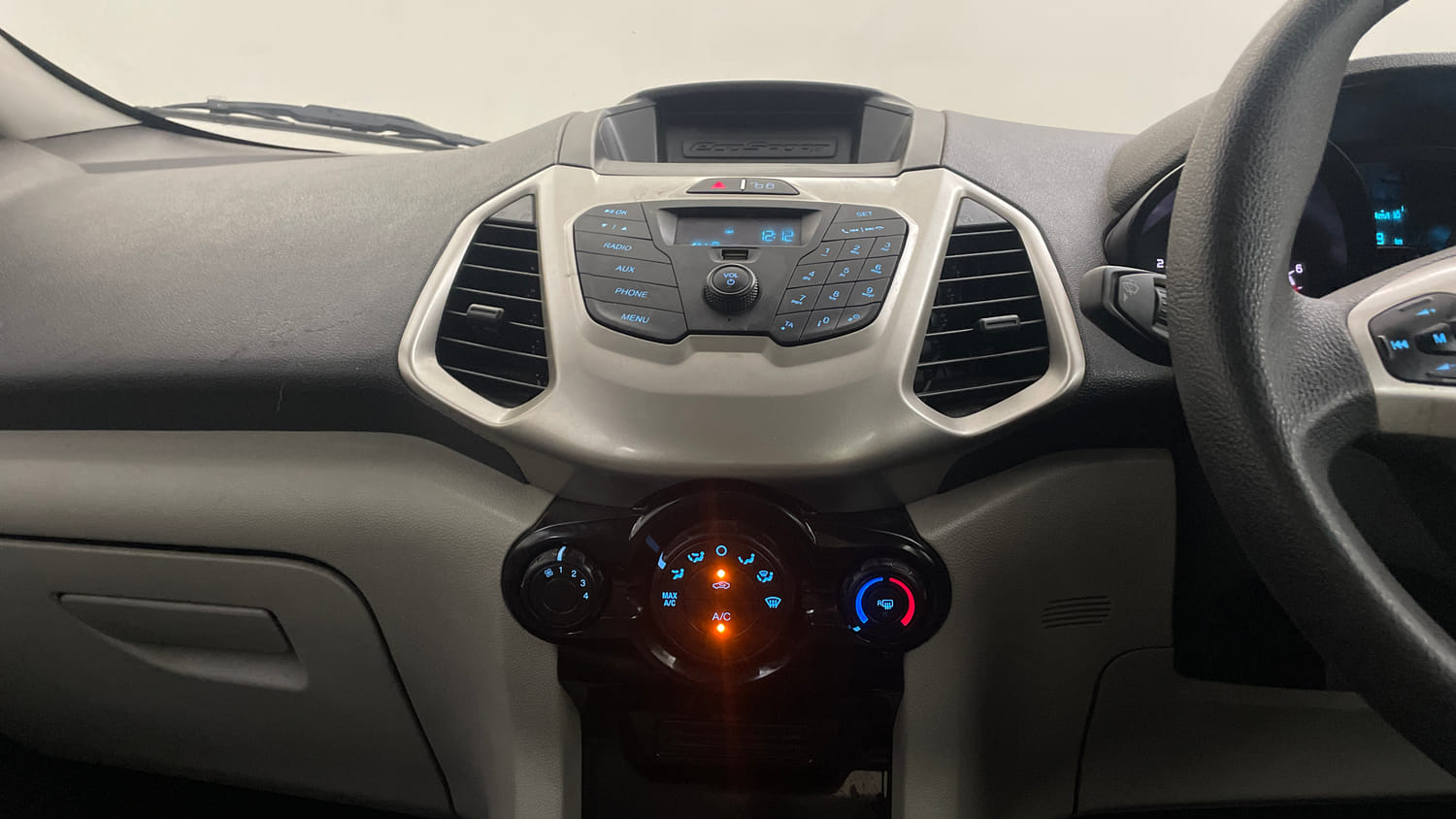 Used 2016 Ford EcoSport Trend 1.5L Ti-VCT Petrol Manual interior MUSIC SYSTEM & AC CONTROL VIEW