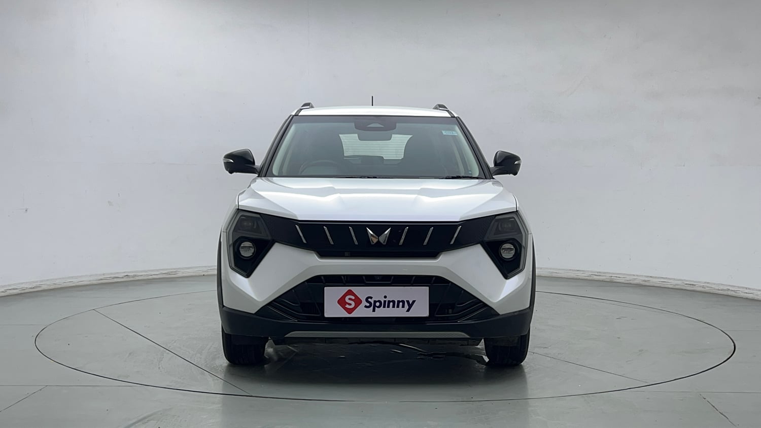 Used 2025 Mahindra XUV 3XO AX5L 1.2 Petrol Petrol Manual exterior FRONT VIEW