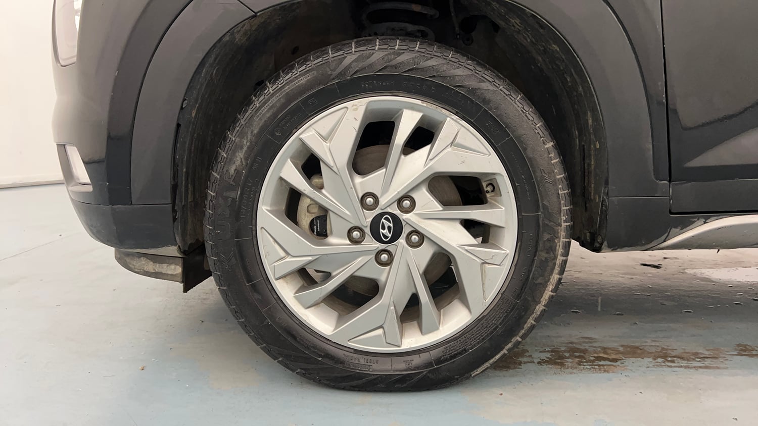 Used 2023 Hyundai Creta SX 1.5 Diesel Diesel Manual tyres LEFT FRONT TYRE RIM VIEW