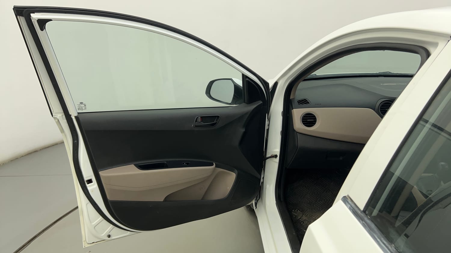 Used 2020 Hyundai Xcent S Petrol+cng(outside fitted) Cng Manual interior LEFT FRONT DOOR OPEN VIEW