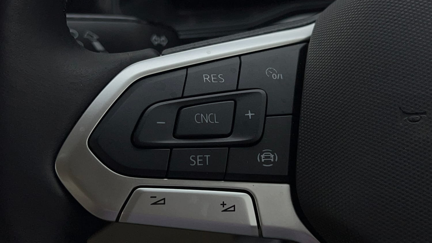 2025 Volkswagen Virtus Highline Plus 1.0 TSI MT-41