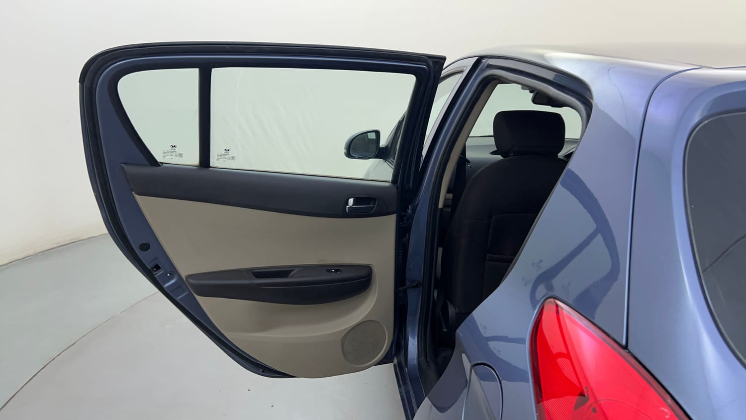 Used 2013 Hyundai i20 Sportz 1.2 Petrol Manual interior LEFT REAR DOOR OPEN VIEW