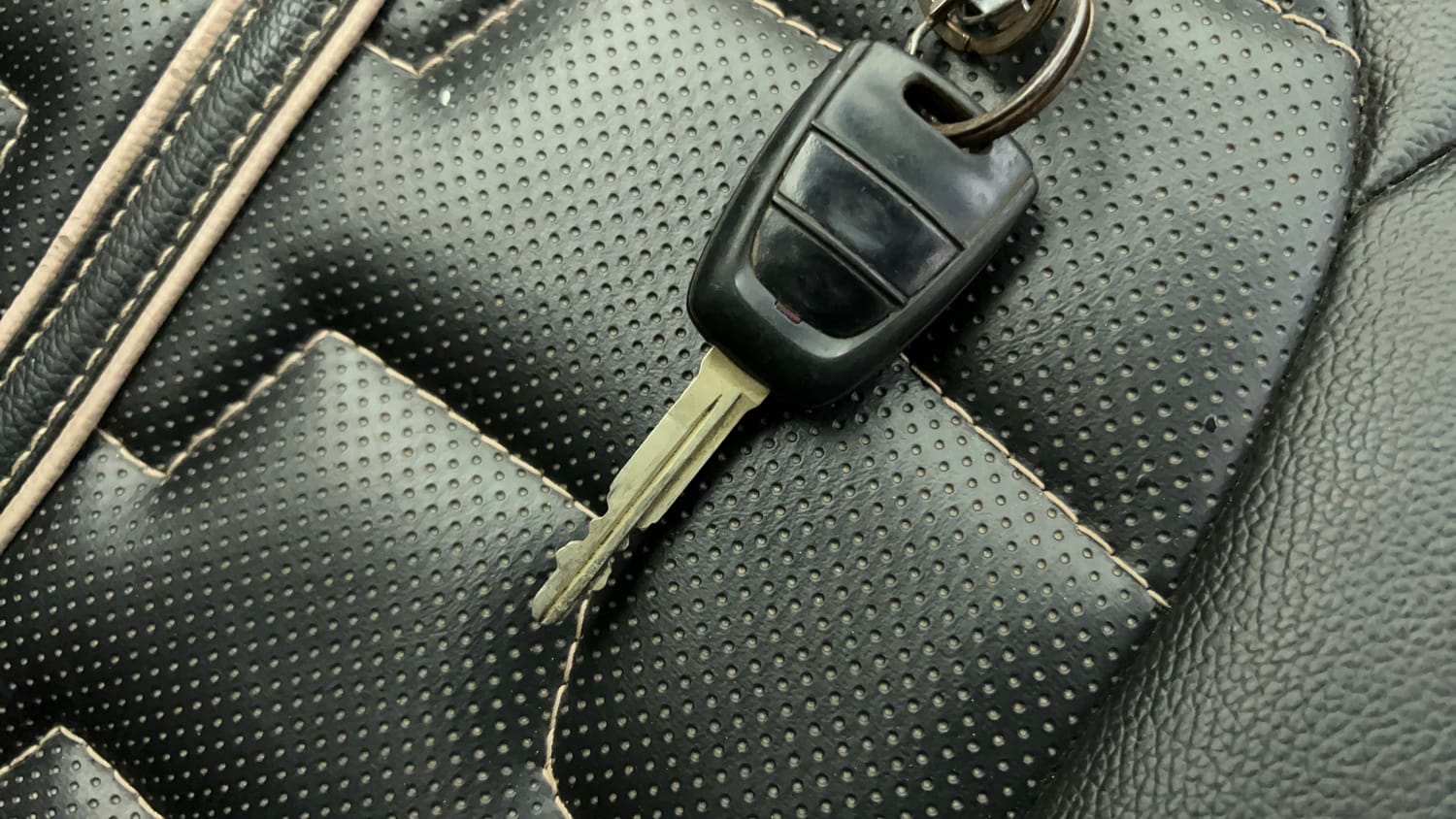 Used 2020 Hyundai Xcent S Petrol+cng(outside fitted) Cng Manual extra CAR KEY VIEW