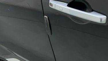 minor_scratch_0