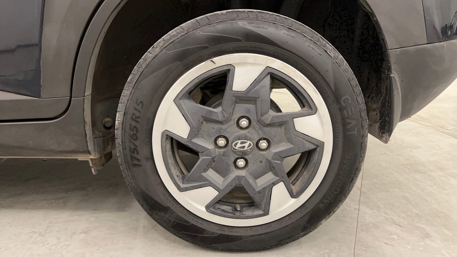 Used 2025 Hyundai Exter SX 1.2 MT Petrol Manual tyres LEFT REAR TYRE RIM VIEW