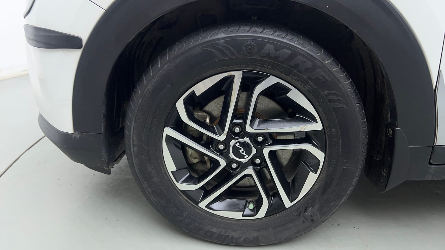 2022 Kia Carens Luxury Plus 1.4 Petrol 7 STR-35