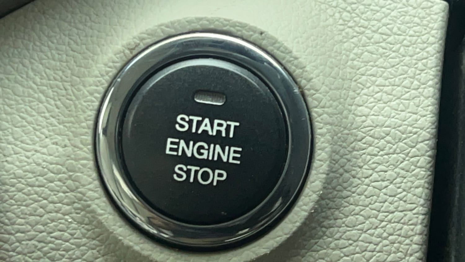 2021 Mahindra XUV 300 W8 (O) 1.2 Petrol-43