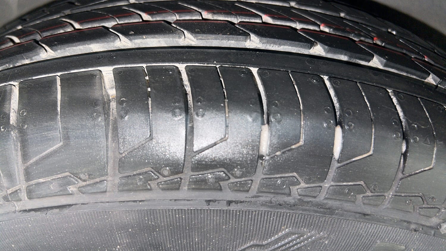 Used 2013 Hyundai i20 Sportz 1.2 Petrol Manual tyres RIGHT REAR TYRE TREAD VIEW
