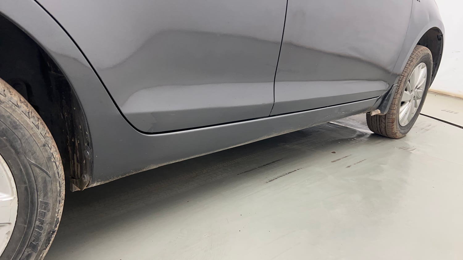 Used 2015 Maruti Suzuki Swift ZXi Petrol Manual dents MINOR DENT