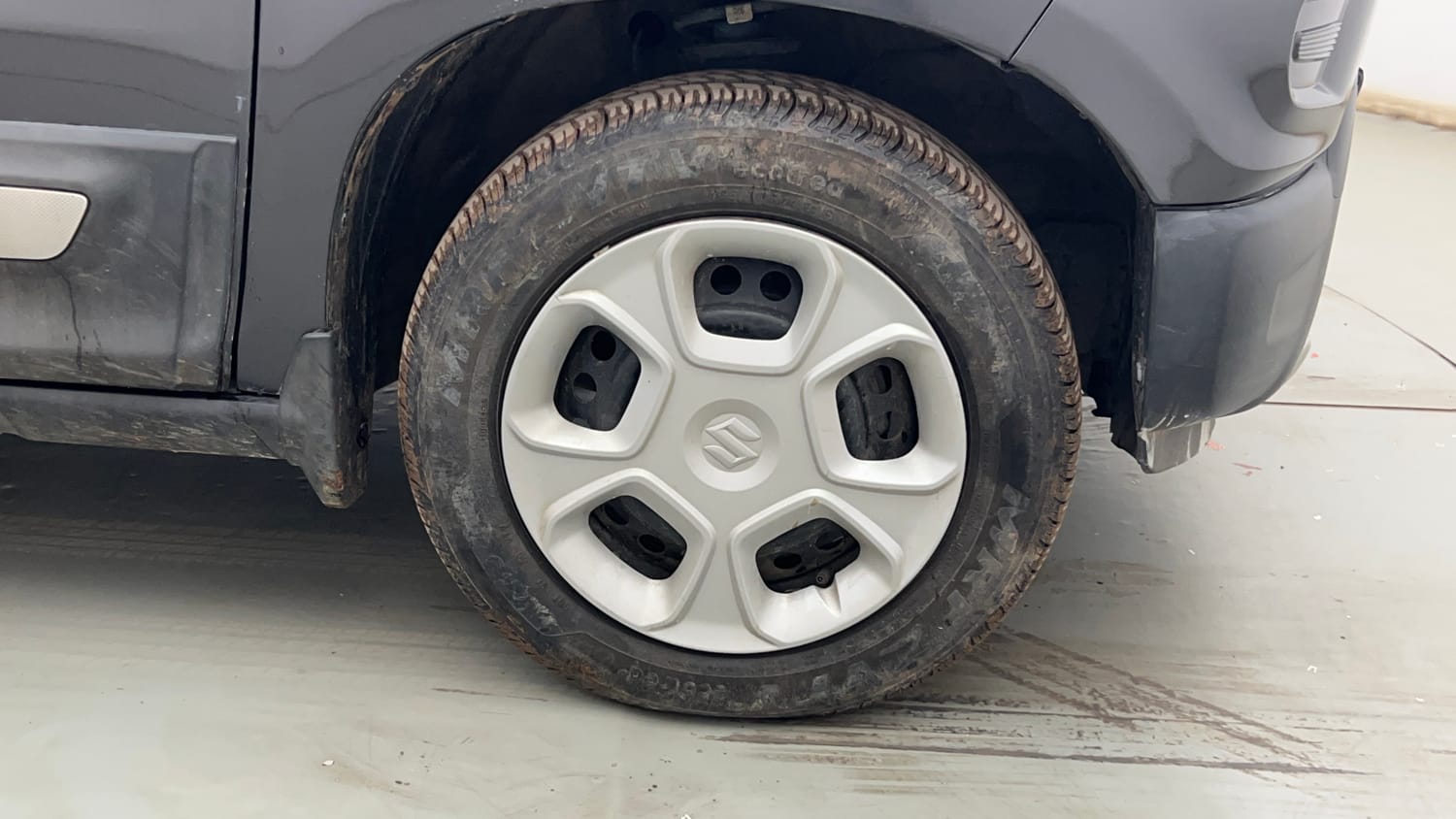 Used 2022 Maruti Suzuki S-Presso VXi Plus AMT Petrol Automatic tyres RIGHT FRONT TYRE RIM VIEW
